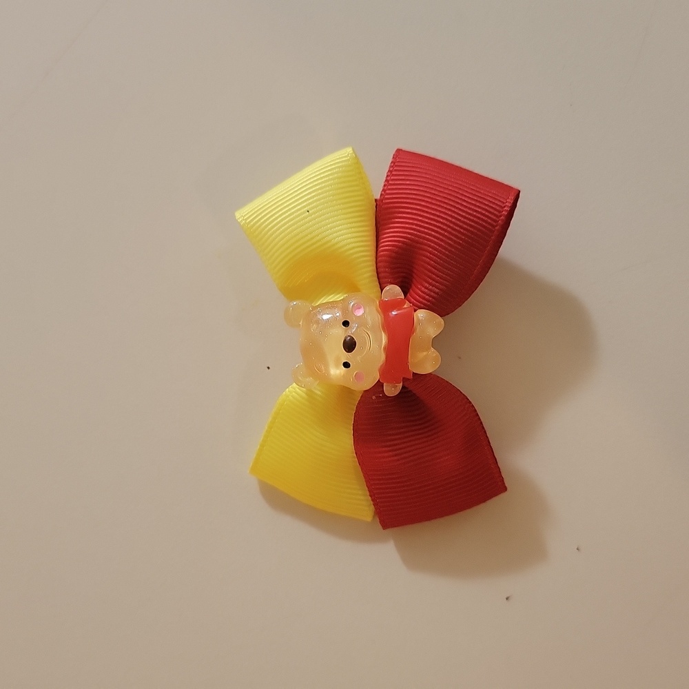 Winnie the pooh- pooh bear bow